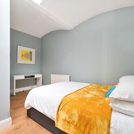 Appartement Cozy Hideaway In South Ken! à Londres Extérieur photo