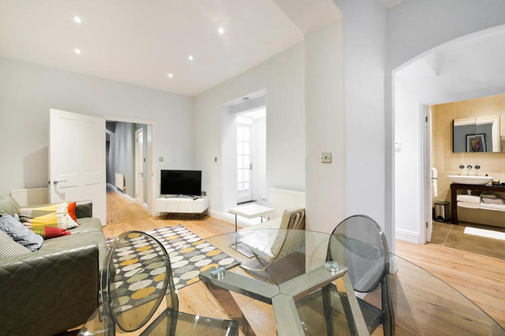 Appartement Cozy Hideaway In South Ken! à Londres Extérieur photo