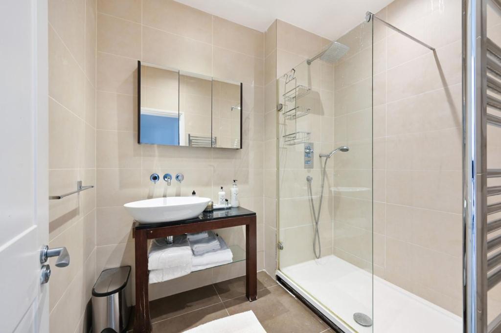 Appartement Cozy Hideaway In South Ken! à Londres Extérieur photo